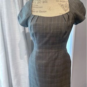 Banana Republic Dress. Perfect for professional or Business events.